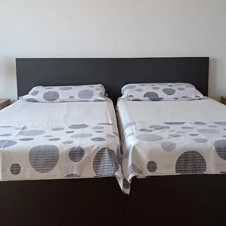 דירה With Balcony *